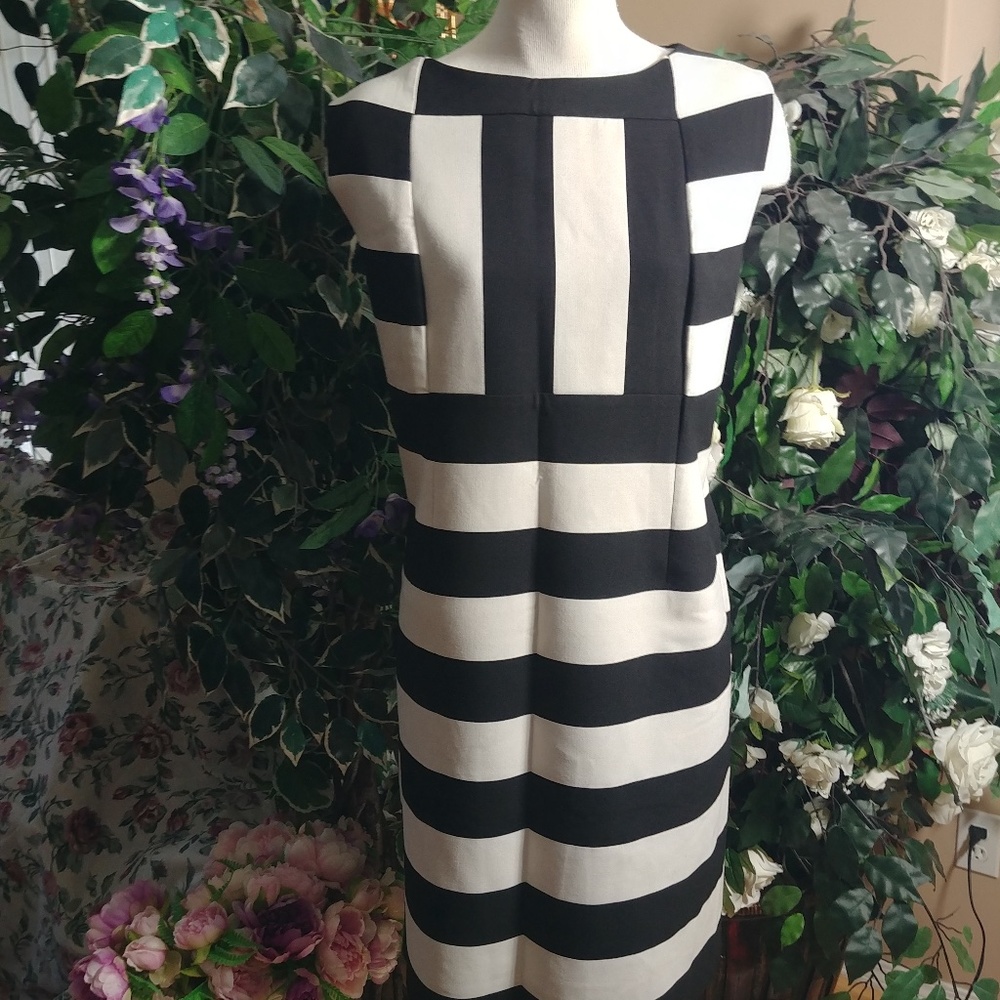 BLACK AND WHITE STRIPED DRESS SZ 18